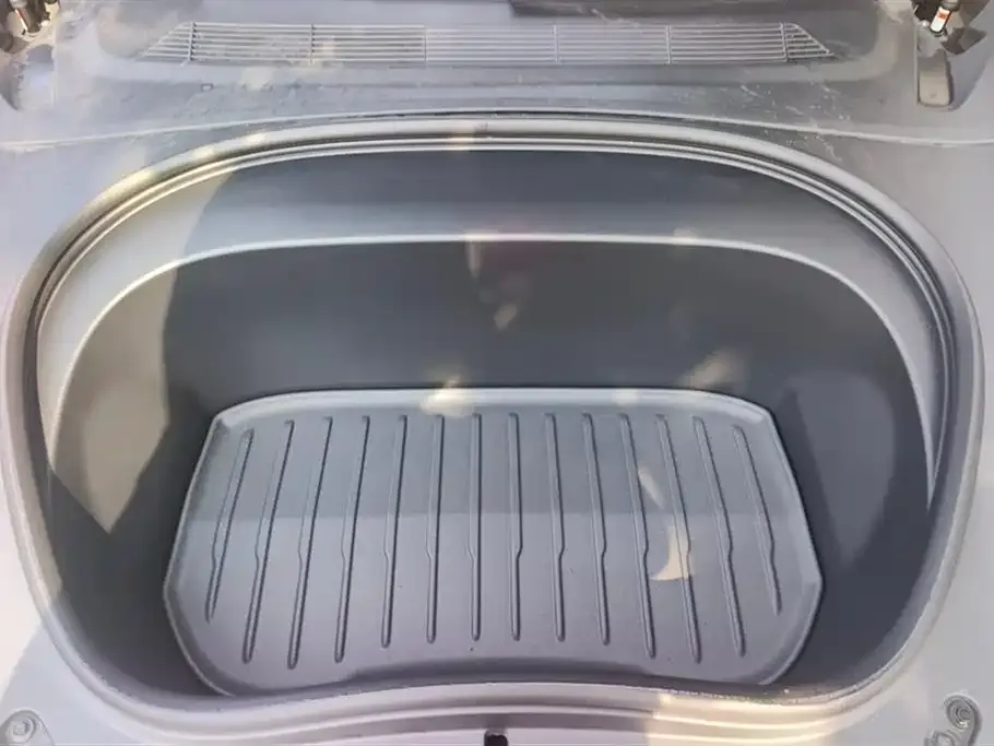 Tesla Model 3 — фото 3