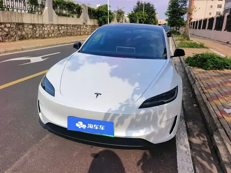 Tesla Model 3 — фото 10