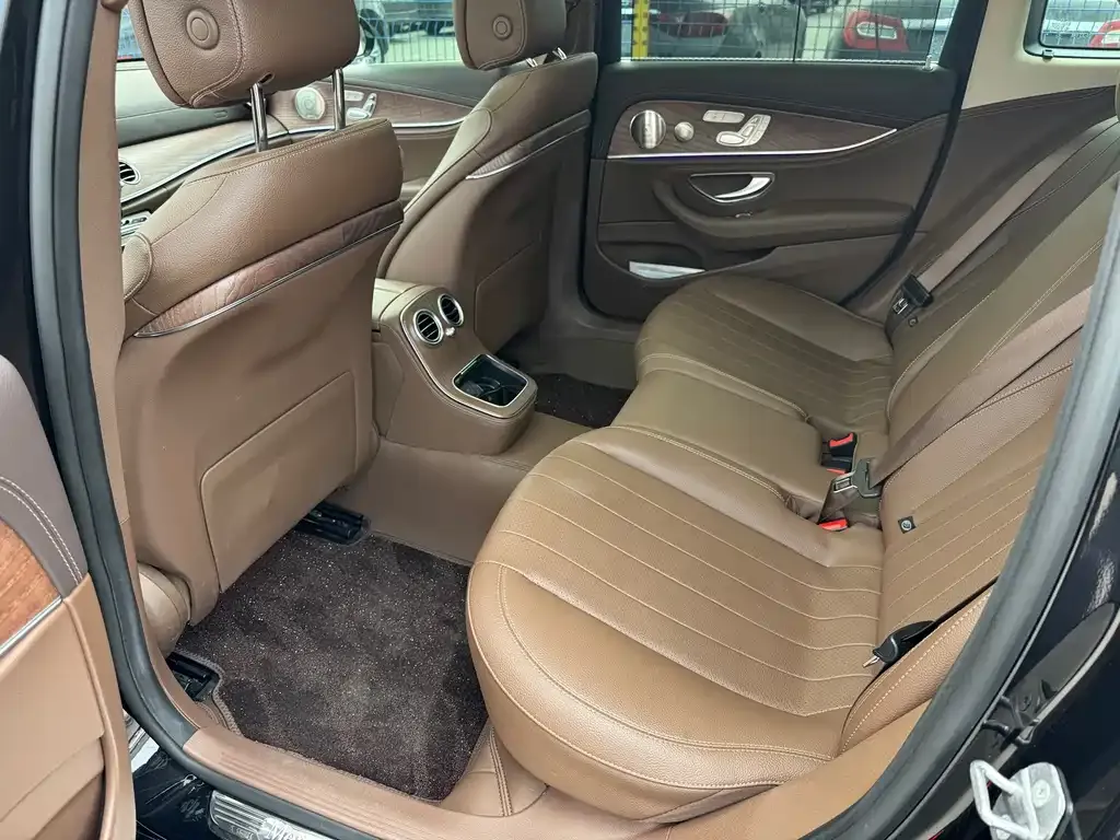 Mercedes-Benz E-Class 2022 из CN, фото 8