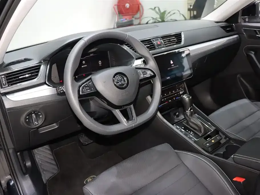 Skoda Superb 2024 из CN, фото 7