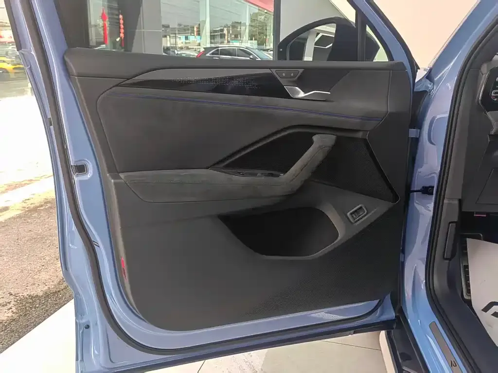 Volkswagen Tiguan L 2024 из CN, фото 6
