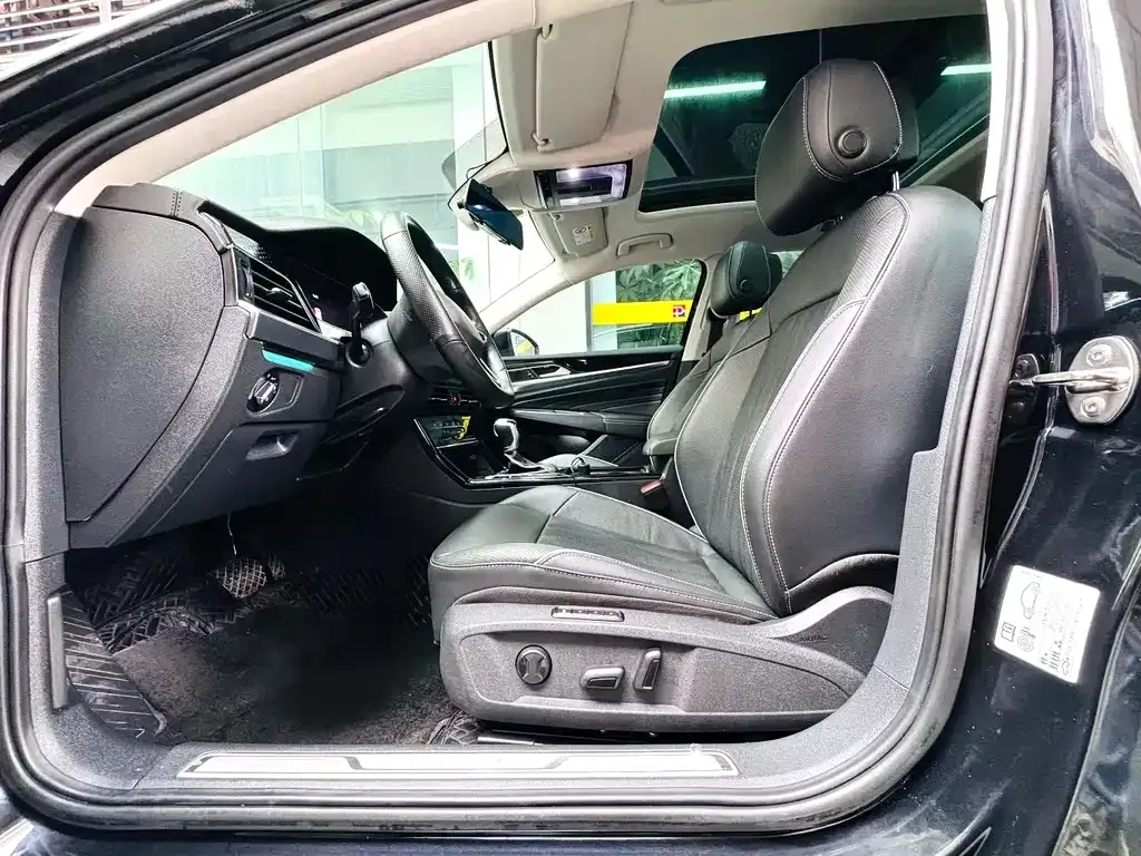 Volkswagen Passat 2022 из CN, фото 4