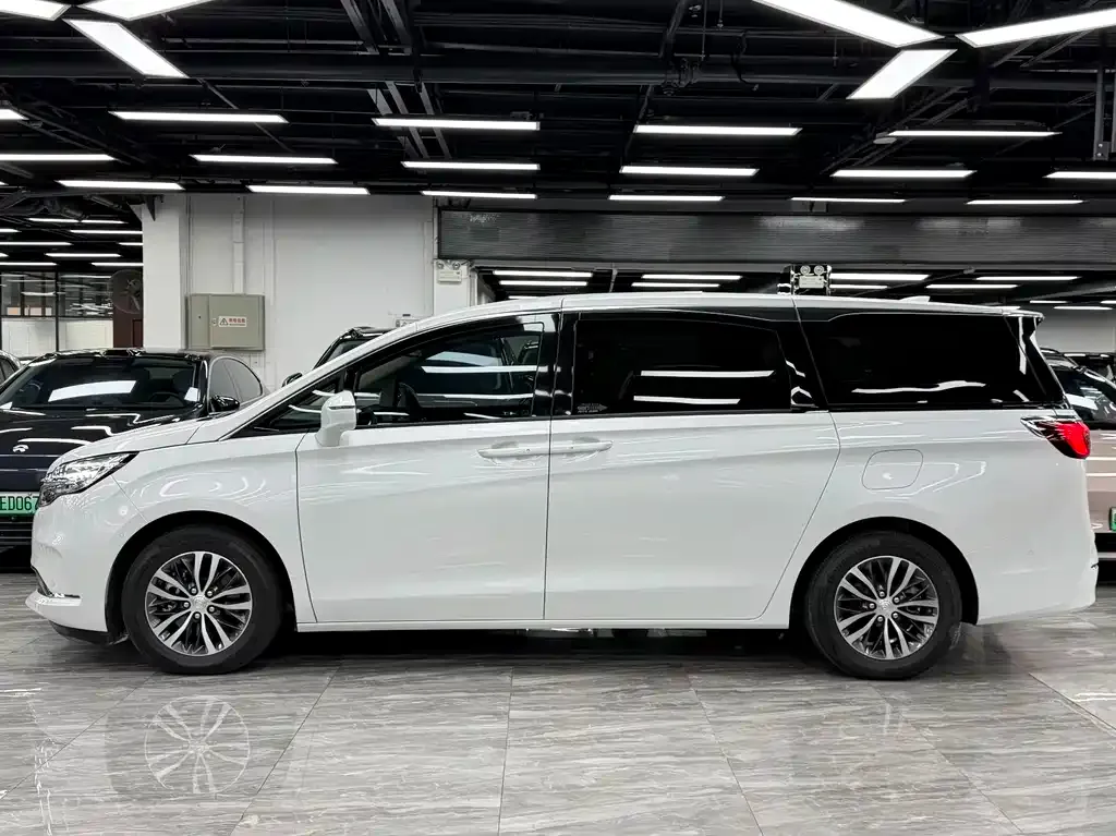 Buick GL8 2022 из CN, фото 7