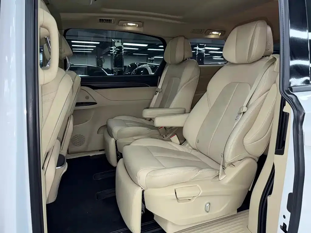 Buick GL8 2022 из CN, фото 8
