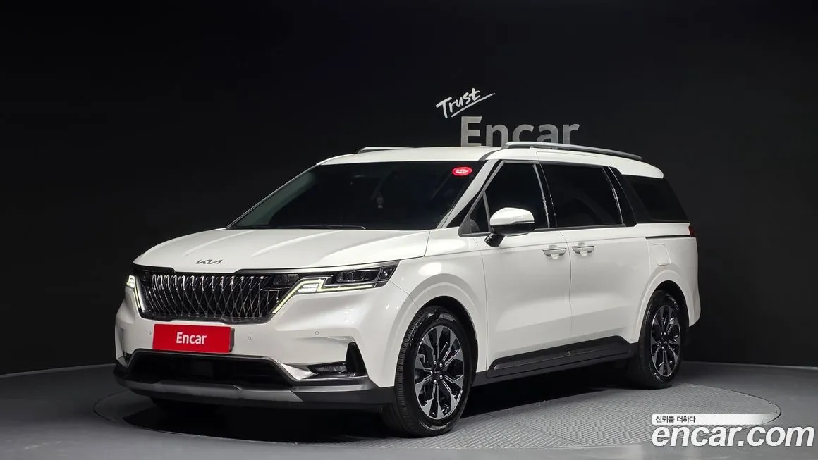 Kia Carnival — фото 1