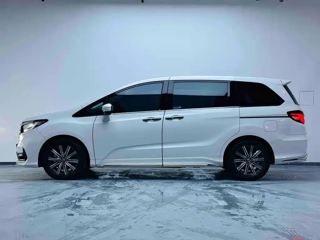 Honda Odyssey 2024 из CN, фото 3