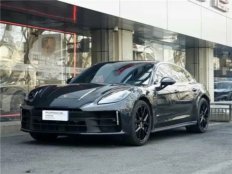 Porsche Panamera — фото 1