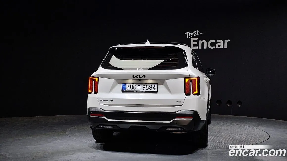 Kia Sorento — фото 10