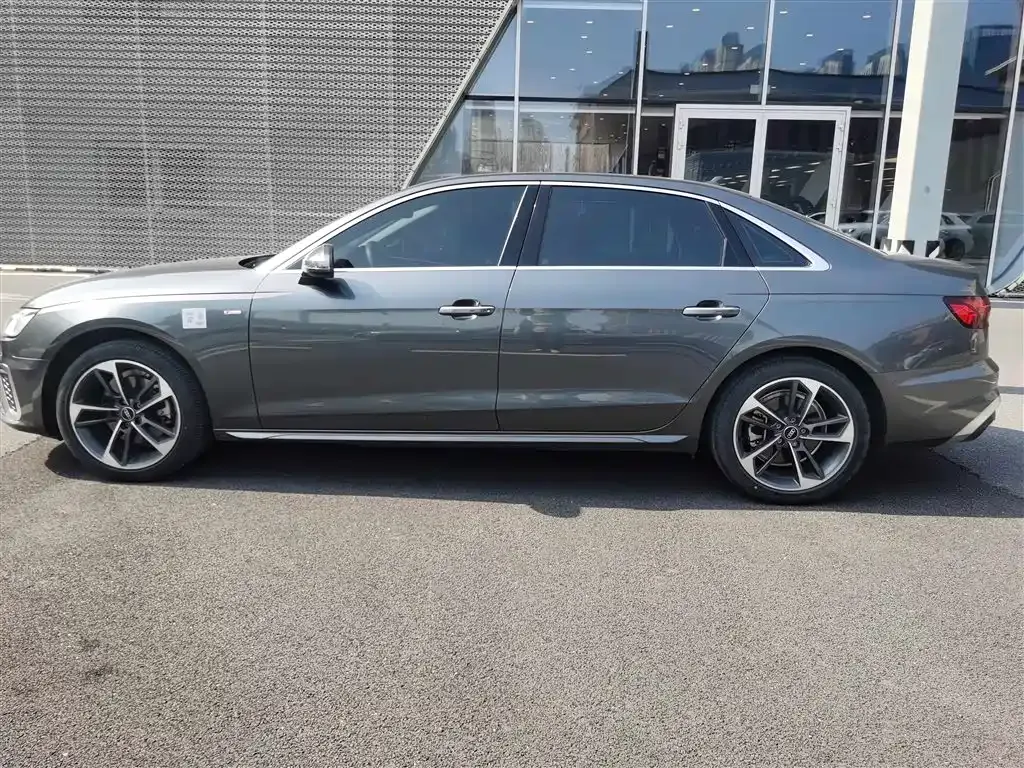Audi A4L — фото 3