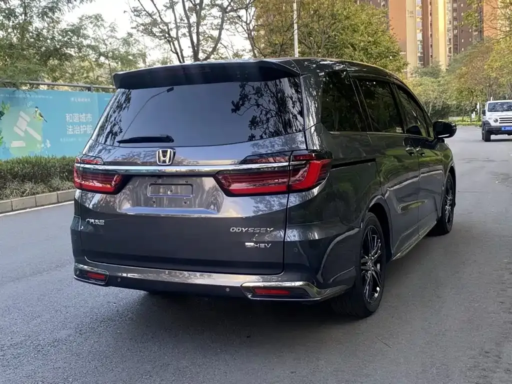Honda Odyssey — фото 4