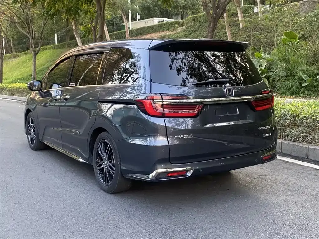 Honda Odyssey — фото 10