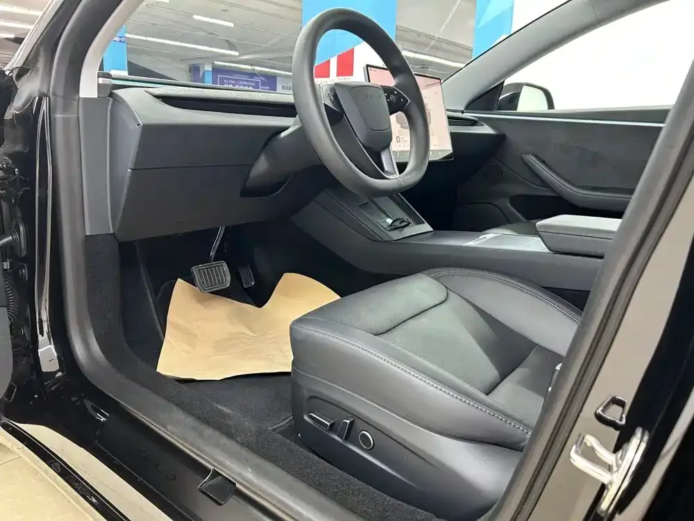 Tesla Model 3 — фото 4