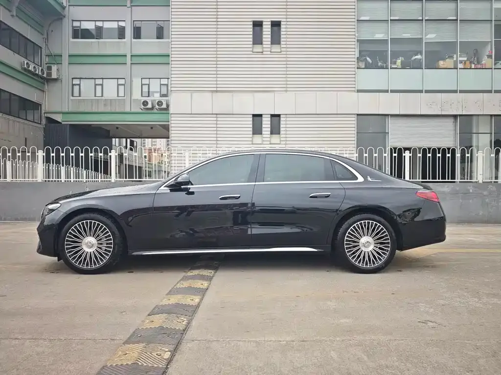 Mercedes-Benz E-Class 2024 из CN, фото 3