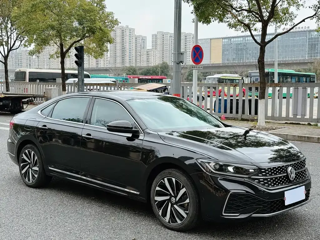 Volkswagen Passat — фото 7