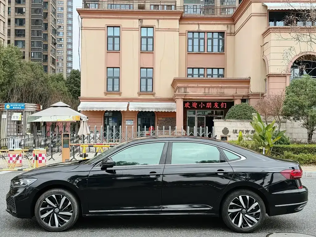 Volkswagen Passat — фото 10