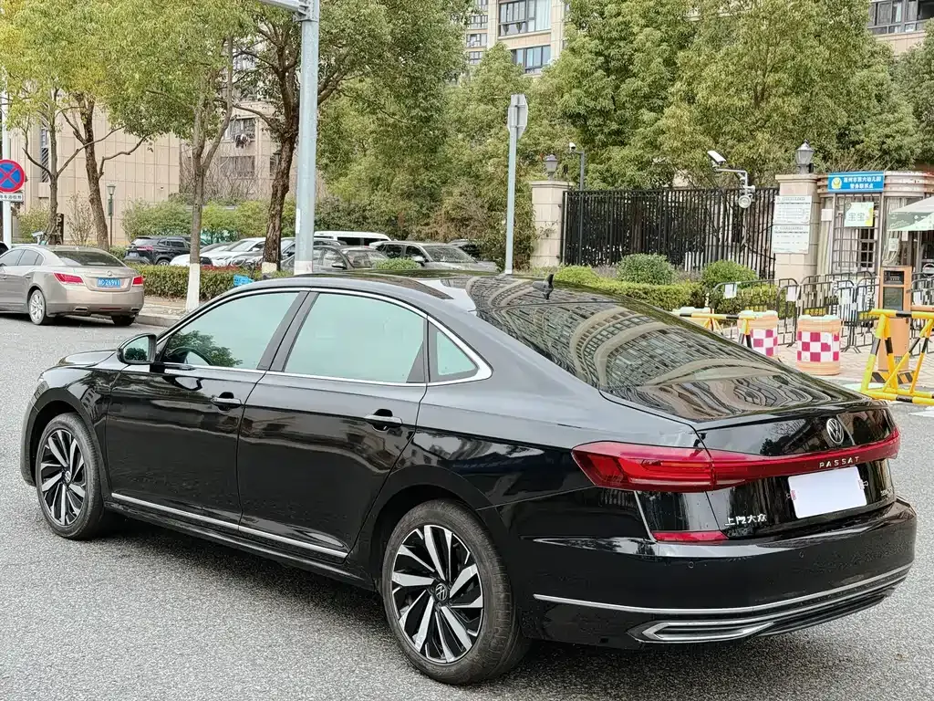 Volkswagen Passat — фото 6