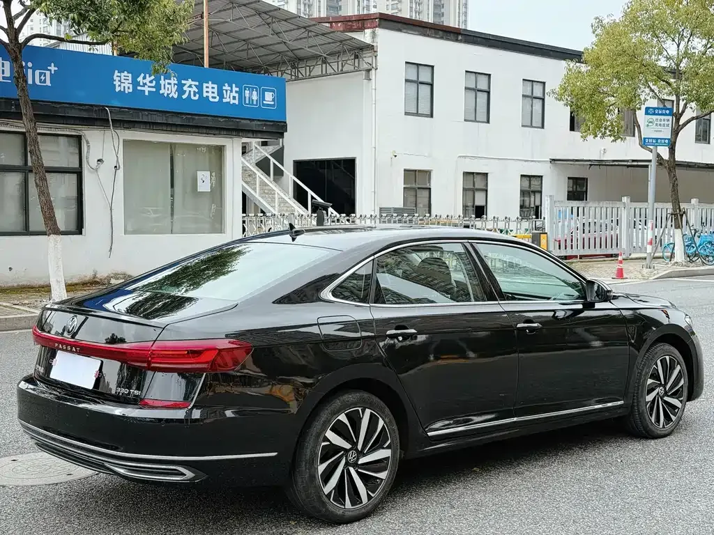 Volkswagen Passat — фото 4