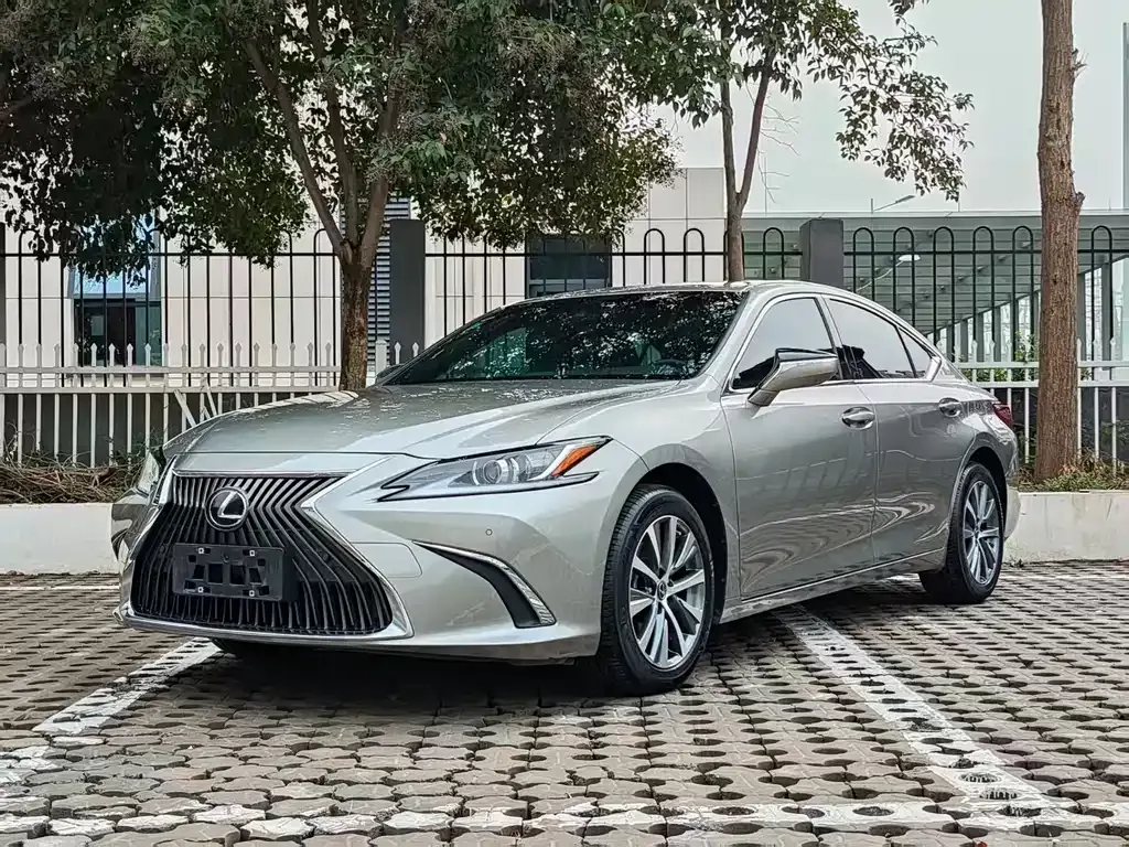 Lexus ES 2021 из CN, фото 1
