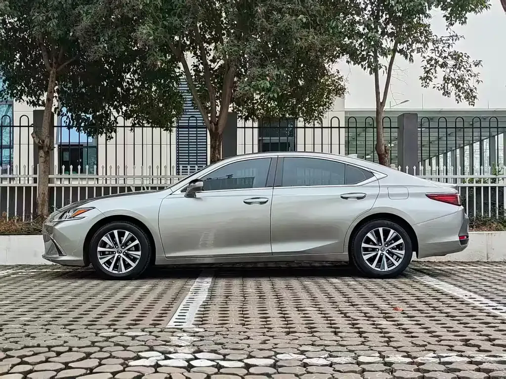 Lexus ES 2021 из CN, фото 8