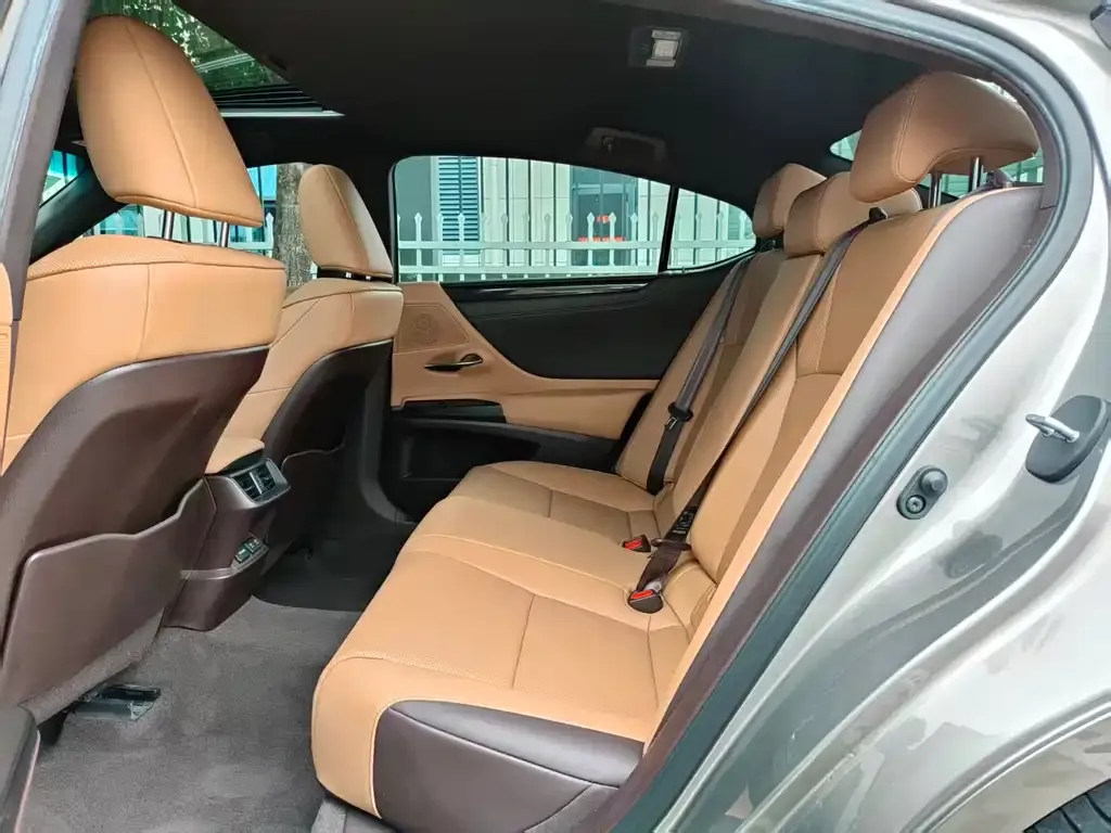 Lexus ES 2021 из CN, фото 3