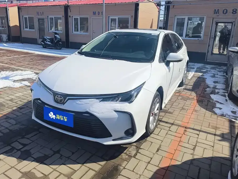 Toyota Corolla 2023 из CN, фото 1