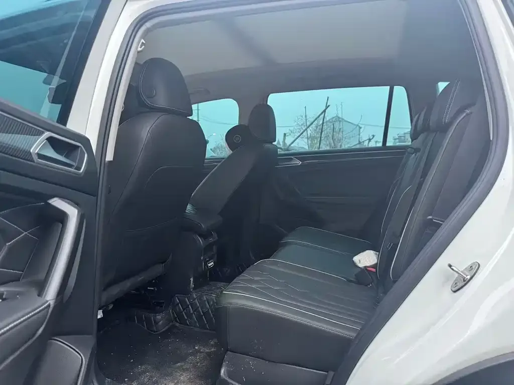 Volkswagen Tiguan L 2024 из CN, фото 4