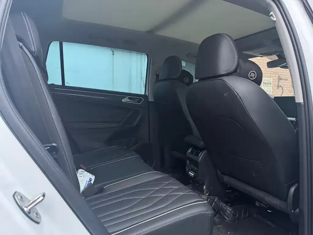 Volkswagen Tiguan L 2024 из CN, фото 2