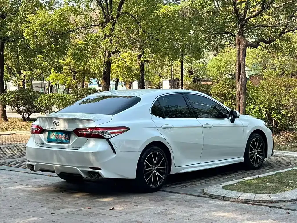Toyota Camry 2022 из CN, фото 4