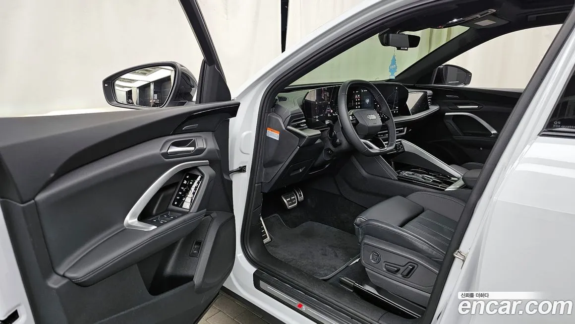 Audi Q5 2025 из KR, фото 10