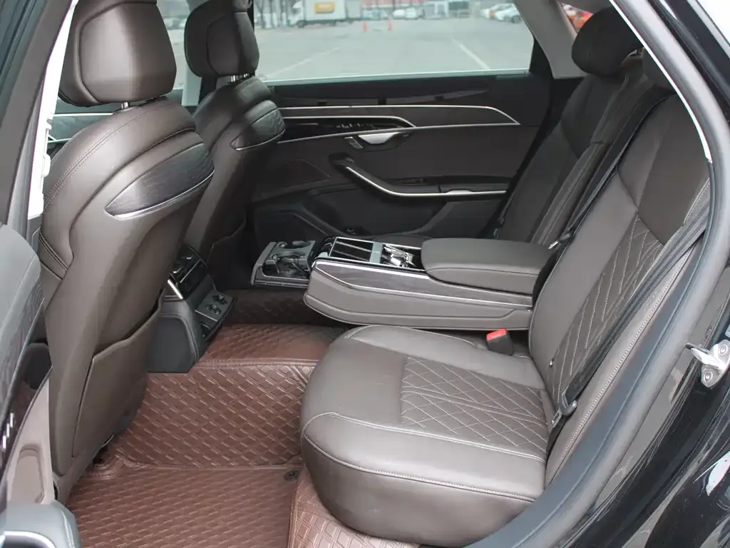 Audi A8 2024 из CN, фото 6