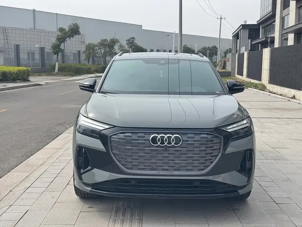 Audi Q4 e-tron — фото 4