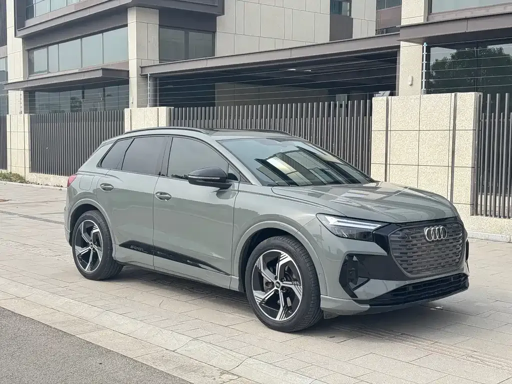 Audi Q4 e-tron — фото 6
