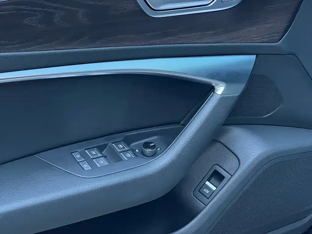 Audi A6L 2024 из CN, фото 8