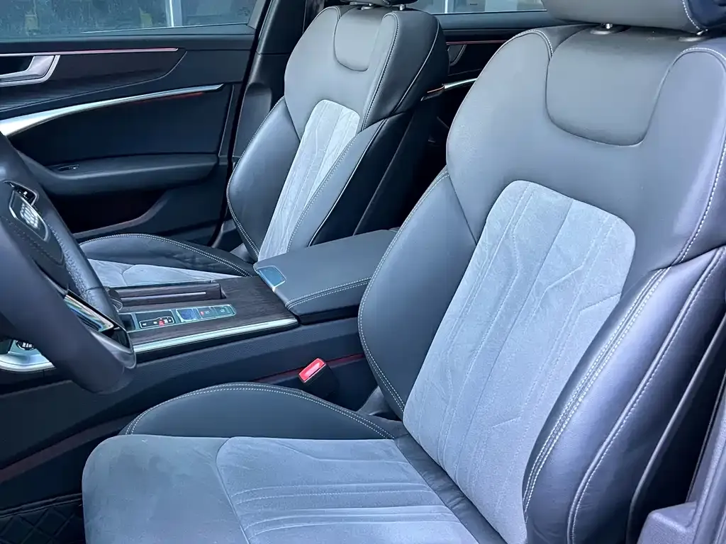Audi A6L 2024 из CN, фото 4