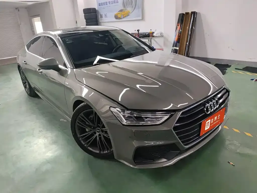 Audi A7 — фото 1