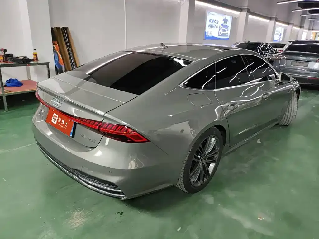 Audi A7 — фото 2