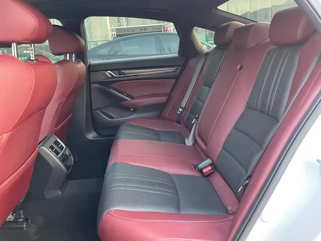 Honda Inspire 2023 из CN, фото 2