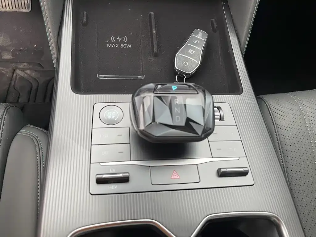 BYD L DM-i 2025 из CN, фото 3
