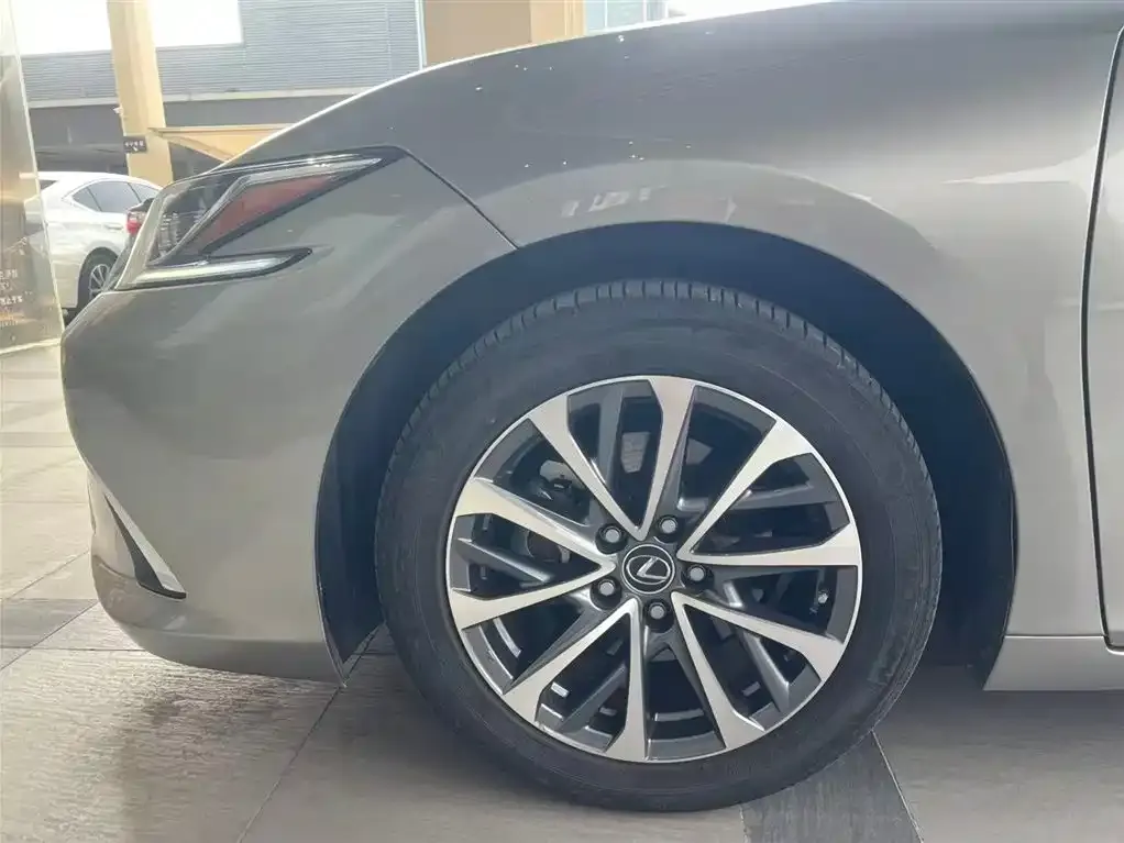 Lexus ES — фото 3