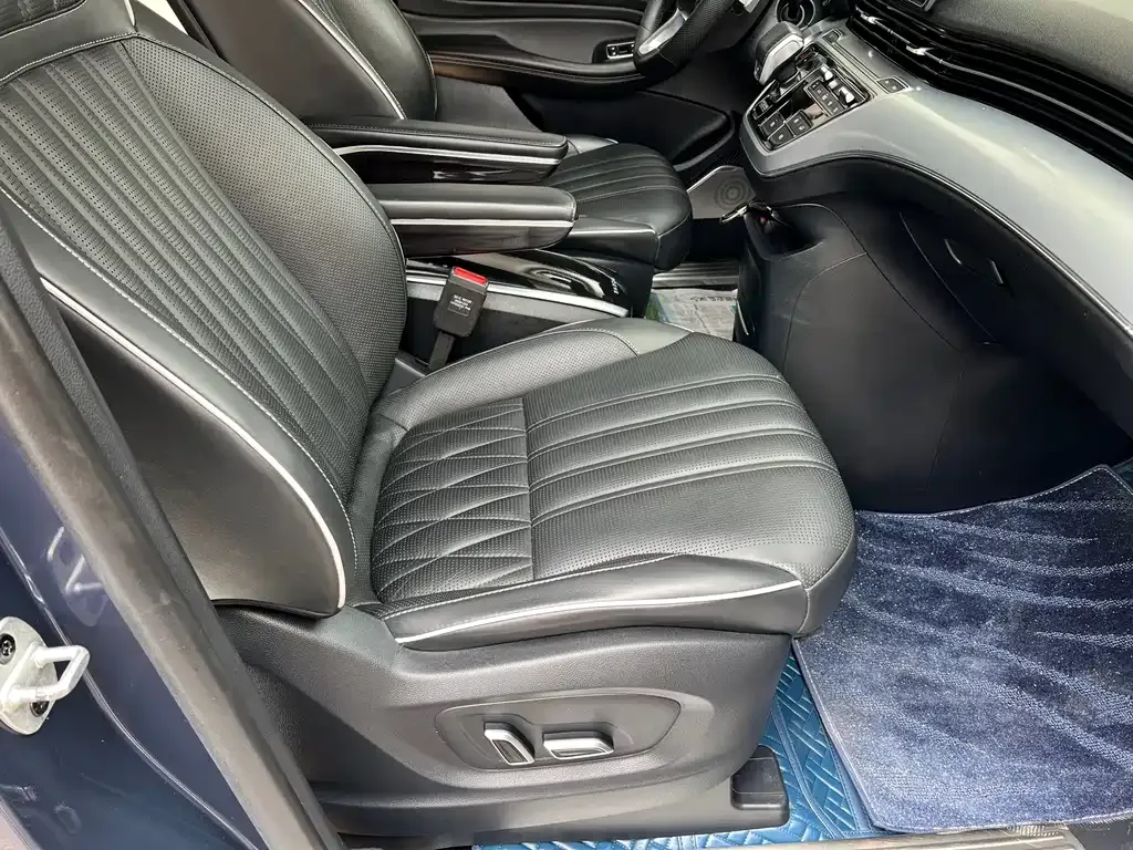 Roewe iMAX8 — фото 6