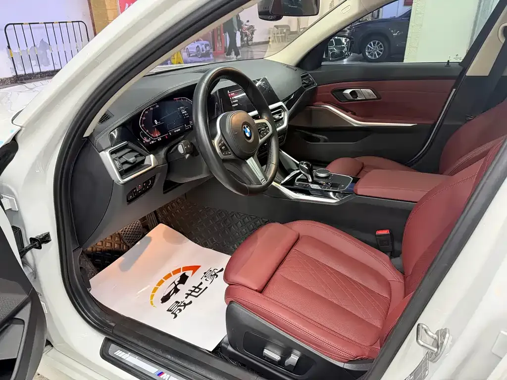 BMW 3 Series 2022 из CN, фото 2
