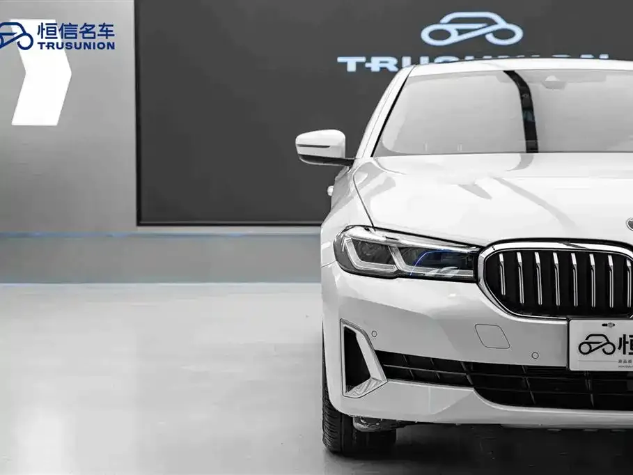 BMW 5 Series — фото 5