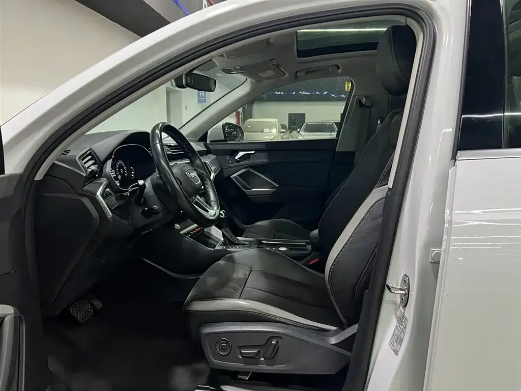 Audi Q3 2022 из CN, фото 6