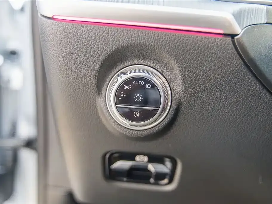 Mercedes-Benz C-Class — фото 7