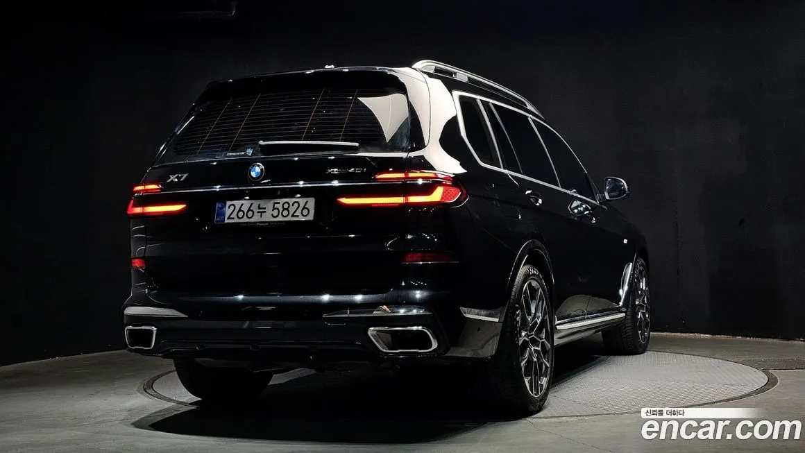 BMW X7 — фото 9