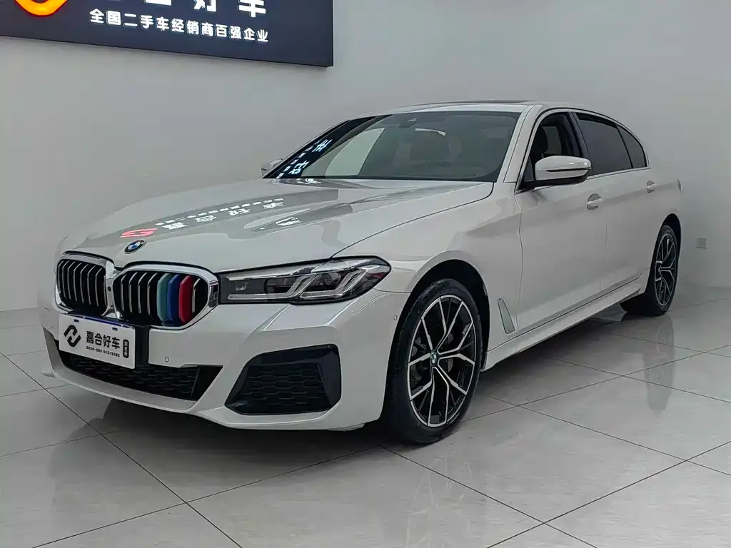 BMW 5 Series — фото 1