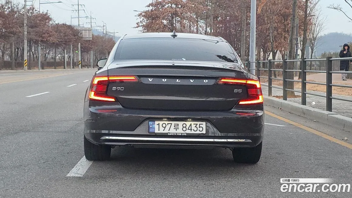 Volvo S90 2023 из KR, фото 2