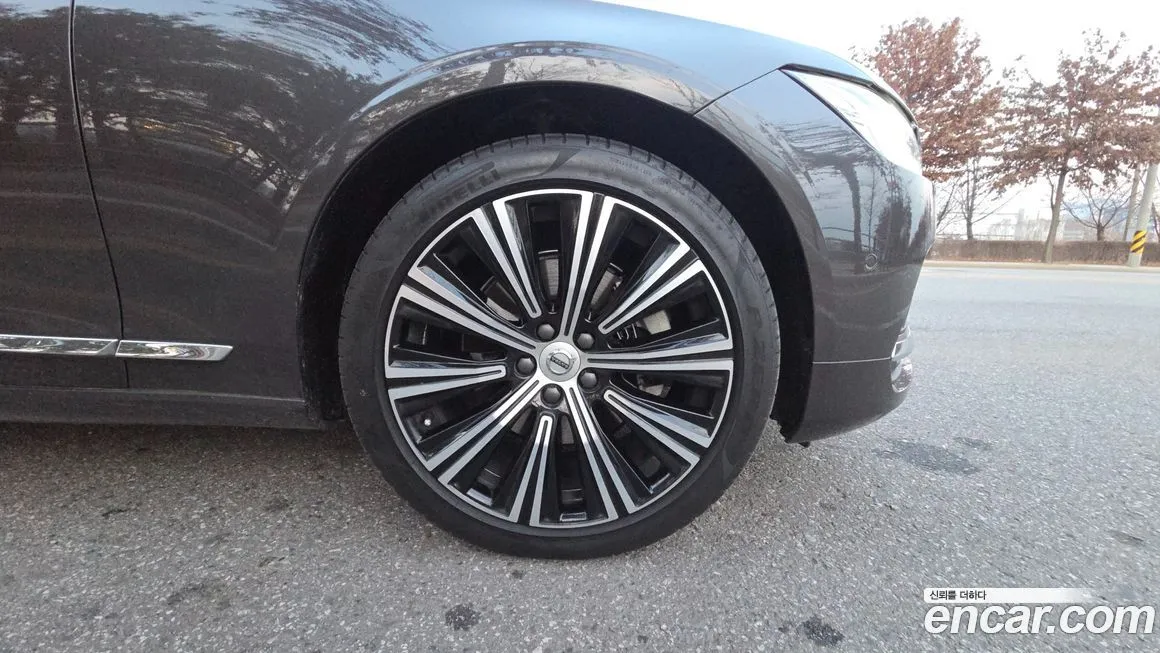 Volvo S90 2023 из KR, фото 3
