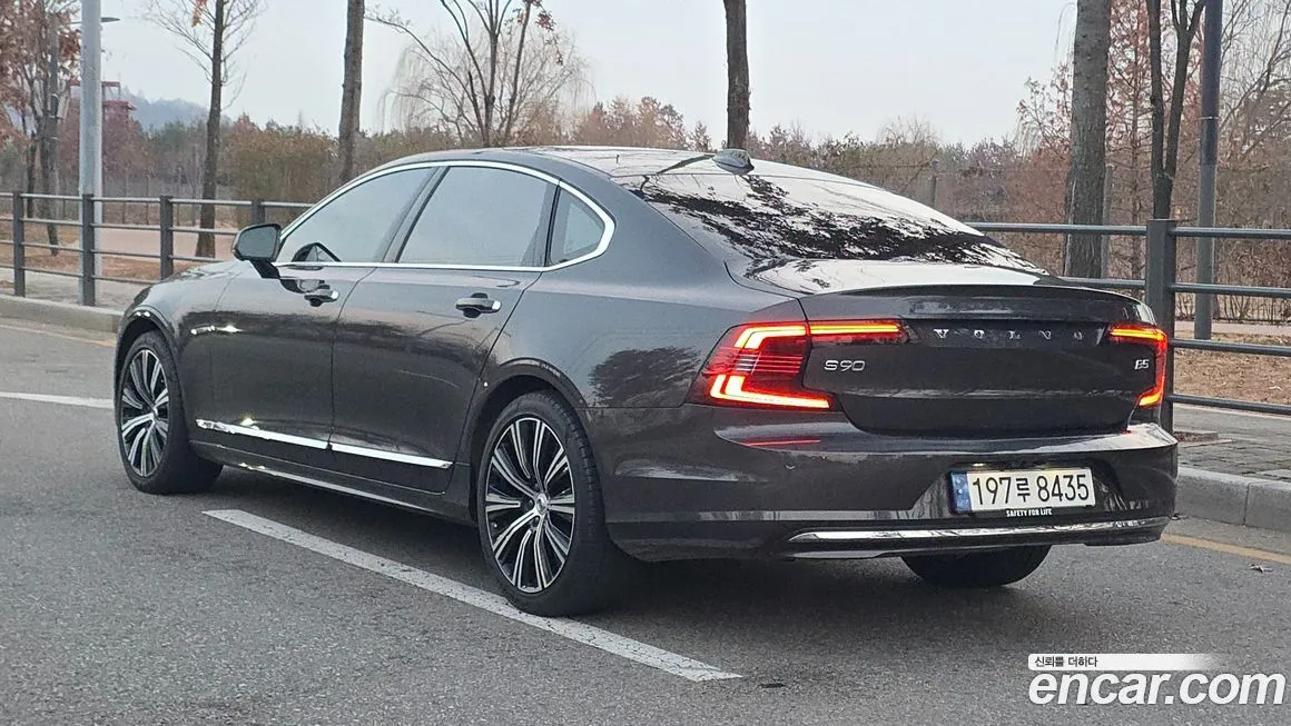 Volvo S90 2023 из KR, фото 6