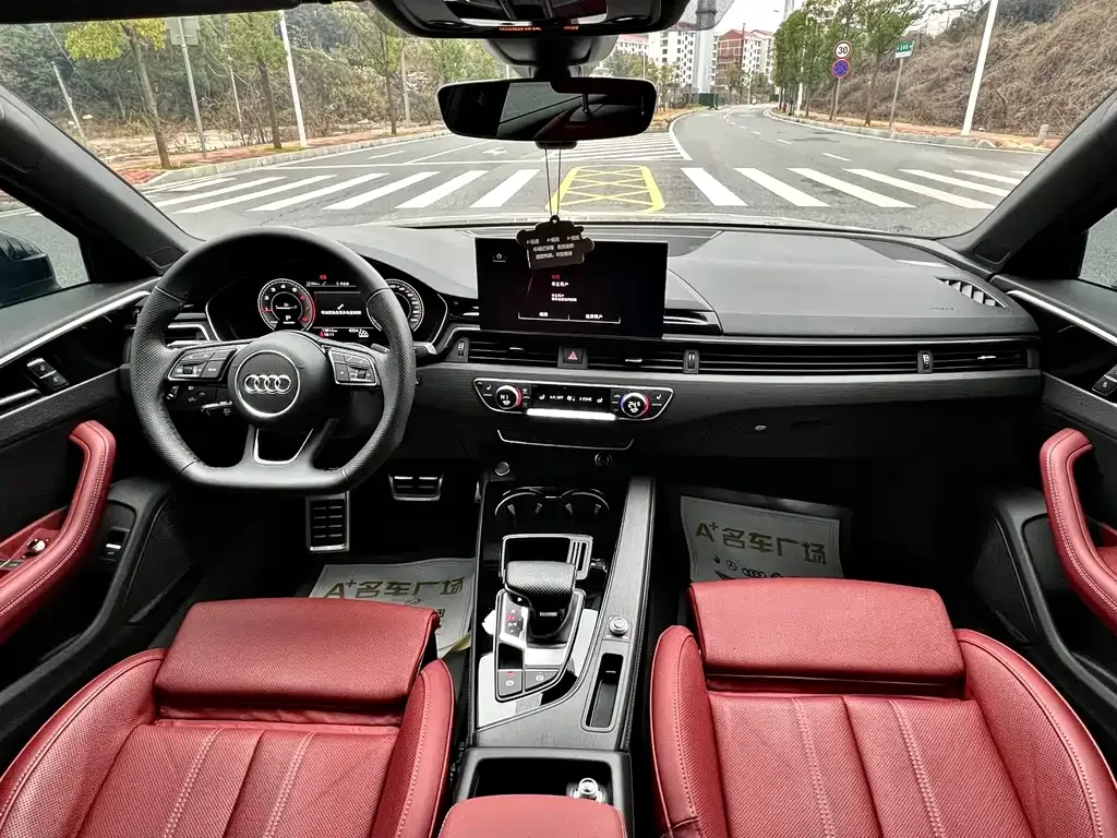 Audi A4L 2024 из CN, фото 8